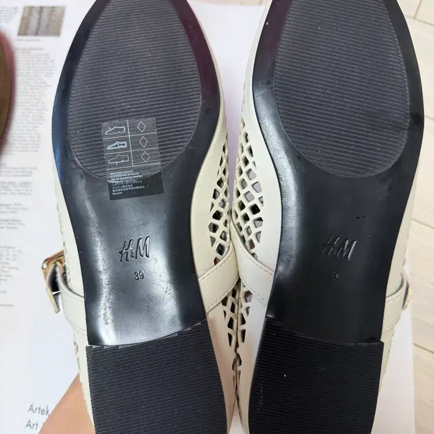 [BUNJANG] H&M Mesh Strap Flat Shoes Light Beige / 39사이즈 H&M 메쉬 스트랩 플랫슈즈 라이트 베이지