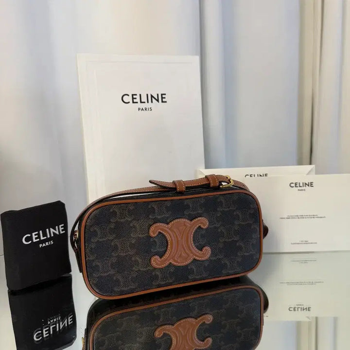 [BUNJANG] Celine Triomphe Mini Camera Shoulder Bag - Tan / 셀린느 퀴르 트리오페 미니 카메라 숄더백 - 탠
