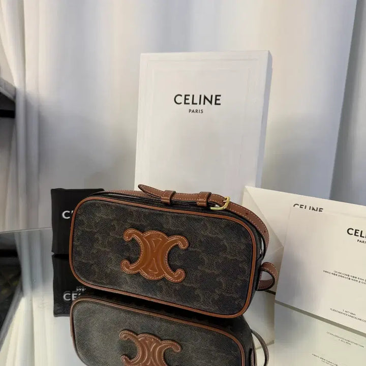 [BUNJANG] Celine Triomphe Mini Camera Shoulder Bag - Tan / 셀린느 퀴르 트리오페 미니 카메라 숄더백 - 탠