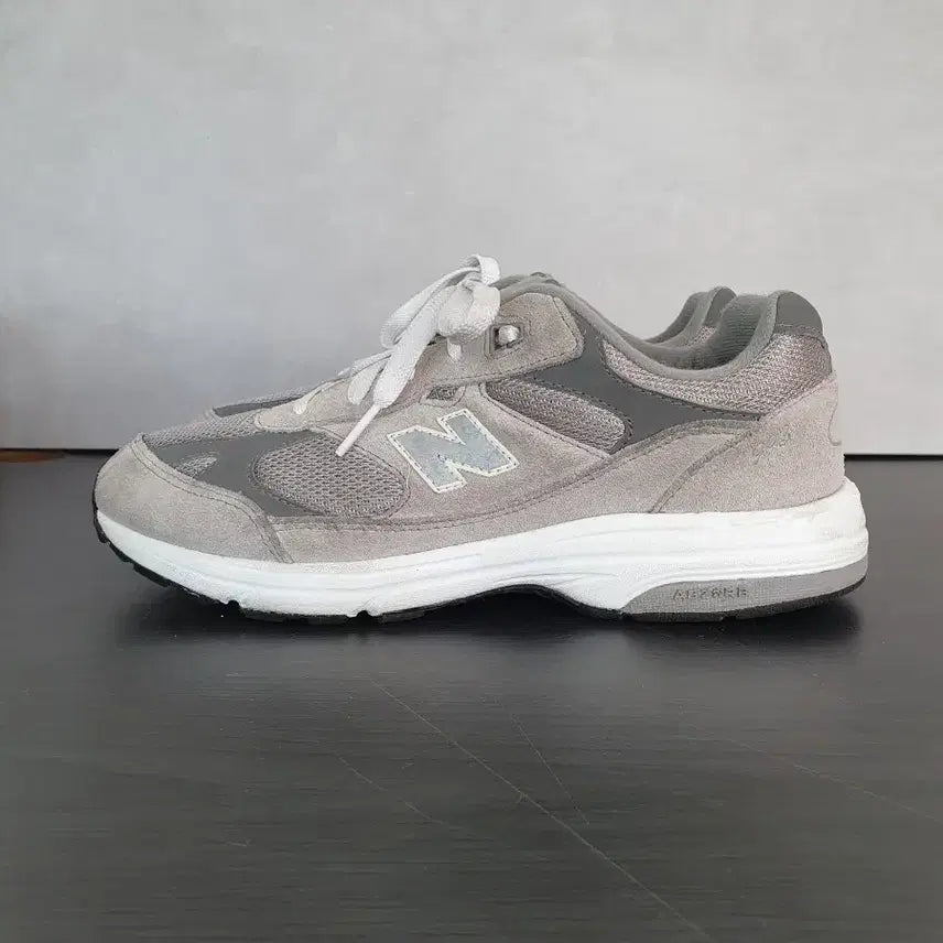 [BUNJANG] New Balance 993 Gray Sneakers (250) / 뉴발란스 993 그레이 (250)