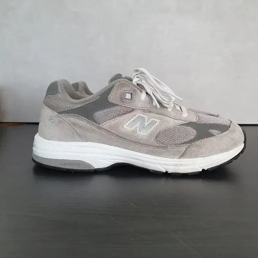 [BUNJANG] New Balance 993 Gray Sneakers (250) / 뉴발란스 993 그레이 (250)