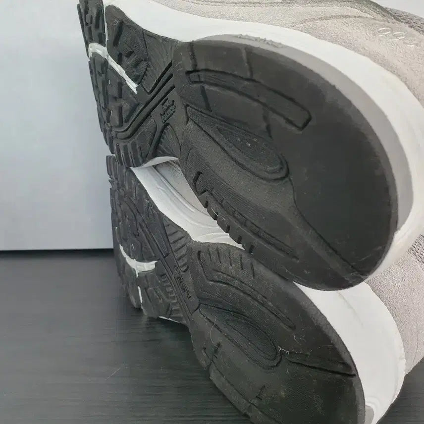 [BUNJANG] New Balance 993 Gray Sneakers (250) / 뉴발란스 993 그레이 (250)