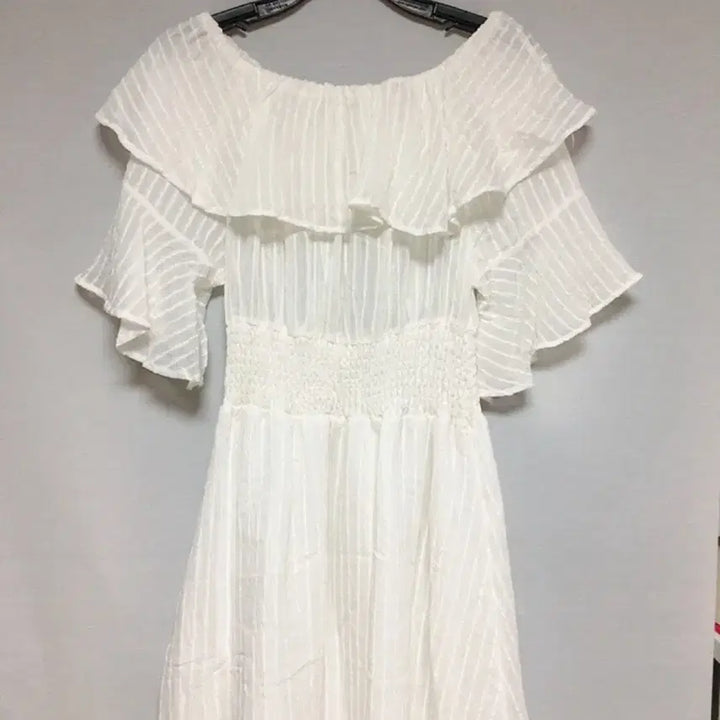 [BUNJANG] Mins Shop Off-Shoulder Ruffle Dress / (민스샵) 오프숄더 원피스