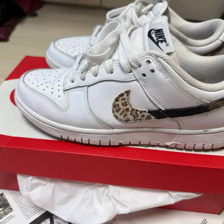[BUNJANG] Nike Dunk Low Leopard White Sneakers / 250 나이키 덩크 로우 레오파드 화이트