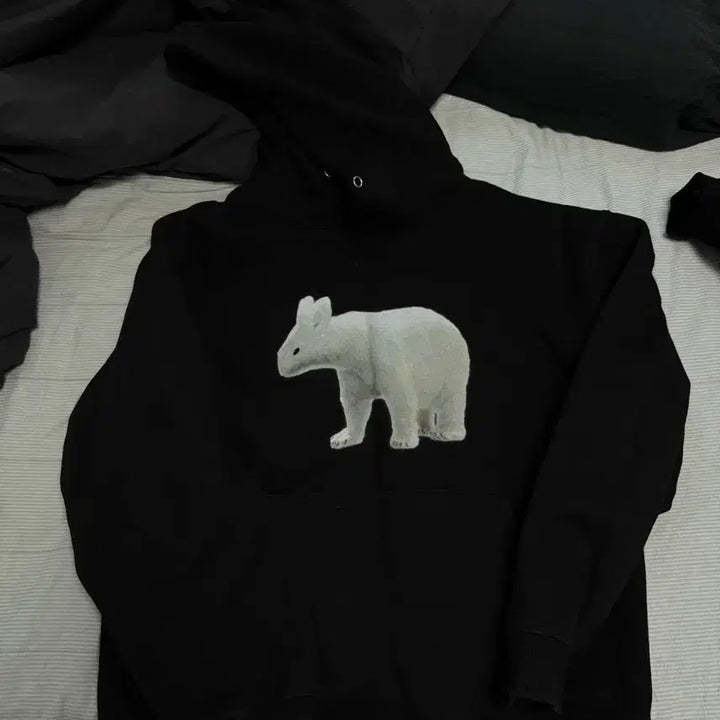 [BUNJANG] The Coldest Moment Polar Rabbit Hoodie / 더콜디스트모먼트 polar rabbit 후드티