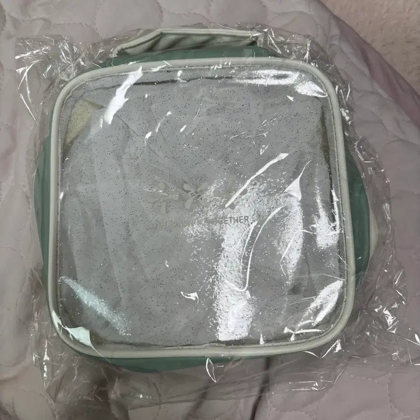 [BUNJANG] TXT Sweet Vanity Pouch Sealed / 투바투 sweet Vanity Pouch 미개봉