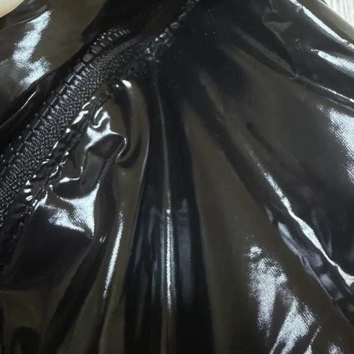 [BUNJANG] Black Shiny Crop Short Padded Jacket / 유광 크롭 숏패딩