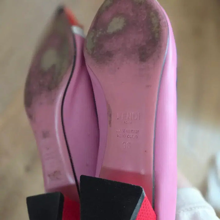 [BUNJANG] Fendi Monster Eyes Studded Leather Ballet Flats / 펜디 몬스터 아이즈 스터드 가죽 발레 플랫 36