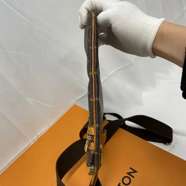 [BUNJANG] Louis Vuitton Monogram Bosphore Messenger Bag [OS] / 루이비통 모노그램 보스포어 크로스백 메신저 [os]