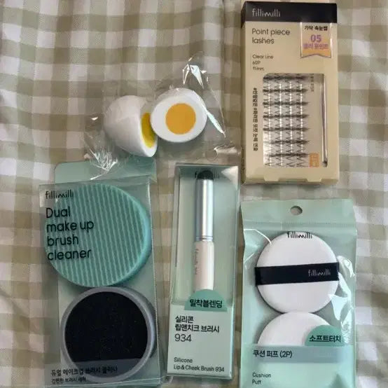 [BUNJANG] FillyMilly Brush, Eyelashes, Silicone Brush, Puff Bundle Set / [새제품] 필리밀리 브러쉬, 속눈썹, 실리콘브러쉬, 퍼프 미개봉 일괄