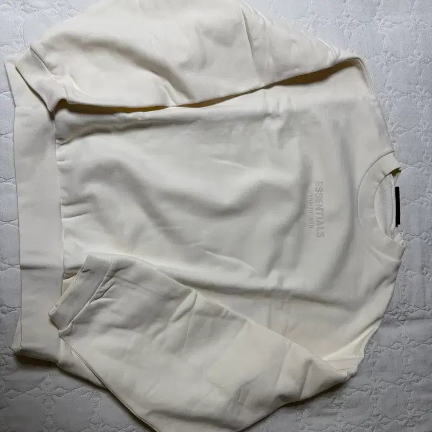 [BUNJANG] Fear of God Essentials Crewneck Cloud Dancer - 23FW / [M] 피오갓 에센셜 크루넥 클라우드 댄서 - 23FW