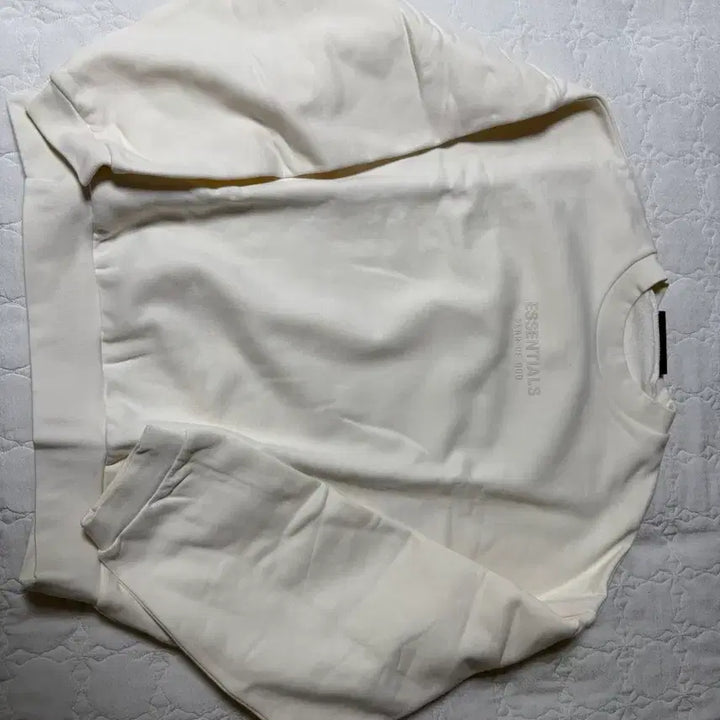 [BUNJANG] Fear of God ESSENTIALS Crewneck Cloud Dancer 23FW / [M] 피오갓 에센셜 크루넥 클라우드 댄서 - 23FW