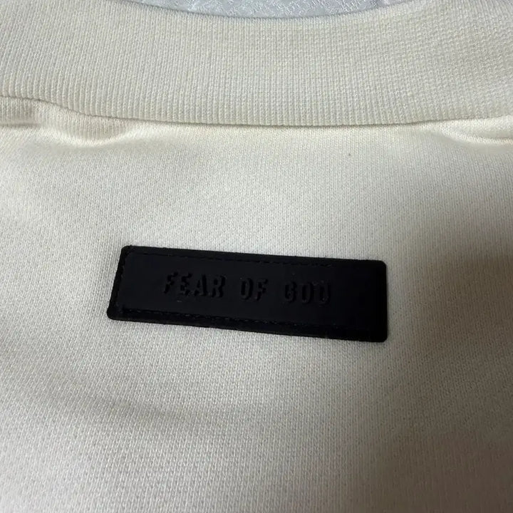 [BUNJANG] Fear of God Essentials Crewneck Cloud Dancer - 23FW / [M] 피오갓 에센셜 크루넥 클라우드 댄서 - 23FW