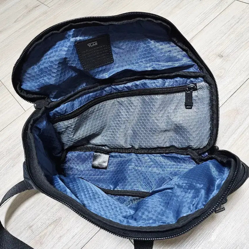 [BUNJANG] TUMI Alpha Bravo Kelley Sling Bag / TUMI 투미 알파 브라보 켈리 슬링백 15만에 팝니다.