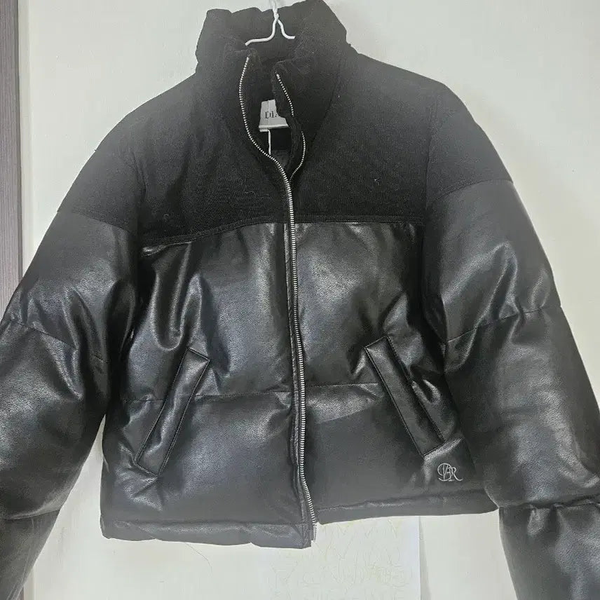 [SOLD OUT] (무료배송)모피..써스데이아일랜드핏.손정완핏.가죽.시스템핏