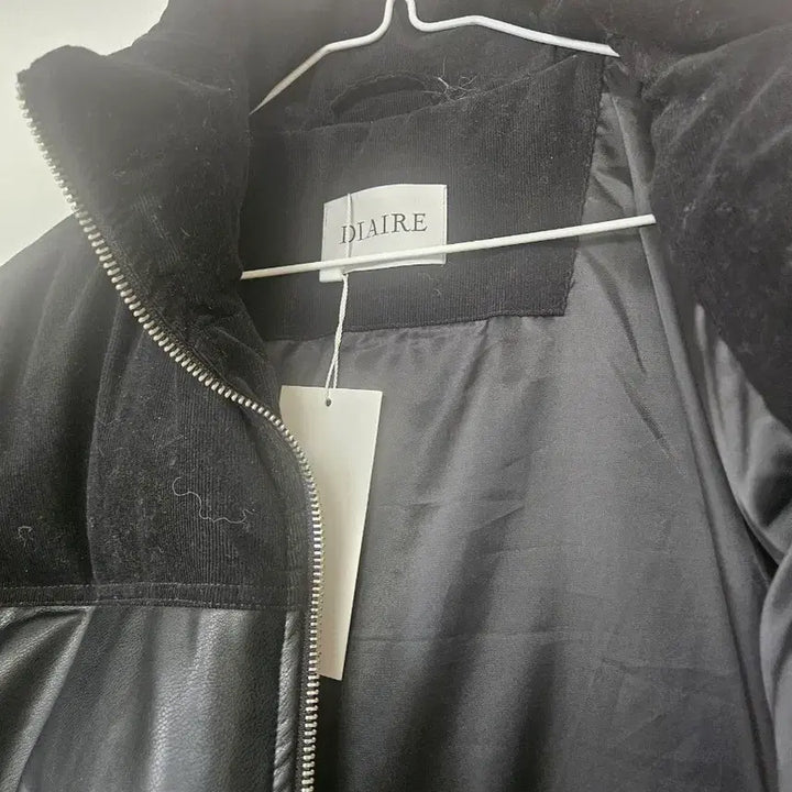 [SOLD OUT] (무료배송)모피..써스데이아일랜드핏.손정완핏.가죽.시스템핏