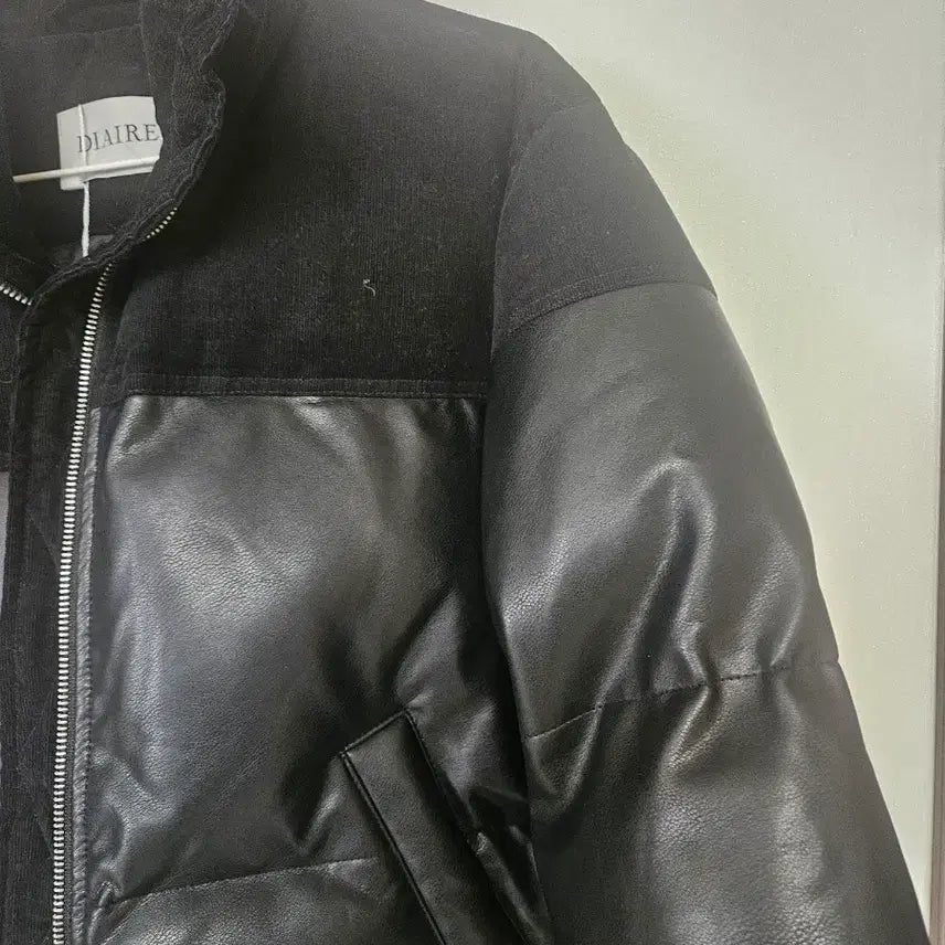 [SOLD OUT] (무료배송)모피..써스데이아일랜드핏.손정완핏.가죽.시스템핏