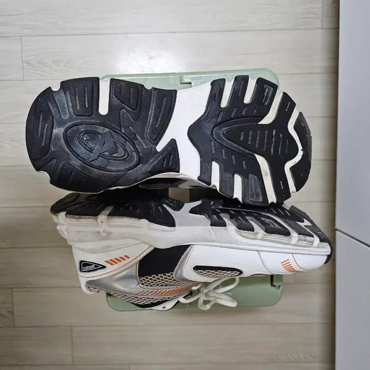 [BUNJANG] Axel Arigato Marathon Orange Sneakers / 악셀 아리가토 마라톤 40 사이즈