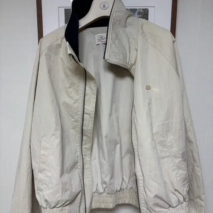 [BUNJANG] TILLIDIE High Neck Bomber Jacket Beige / TILLIDIE  틸아이다이 하이넥 봄버 자켓 베이지