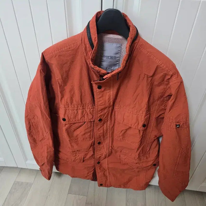 [BUNJANG] Series Orange Windbreaker Jacket / 시리즈series  바람막이 오렌지 100