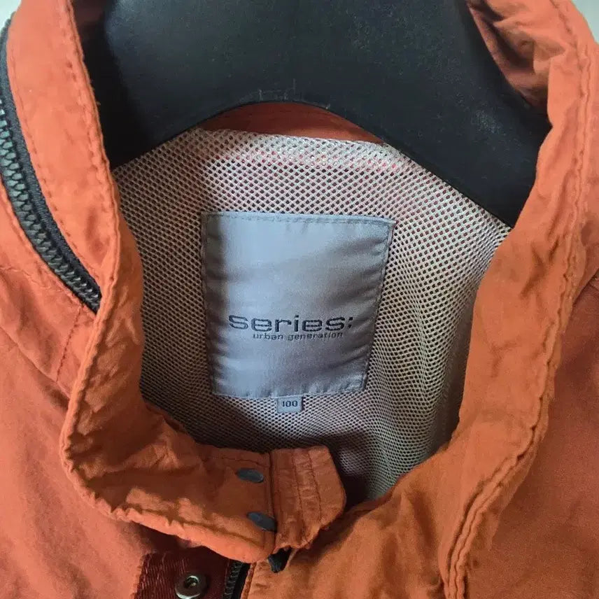 [BUNJANG] Series Orange Windbreaker Jacket / 시리즈series  바람막이 오렌지 100