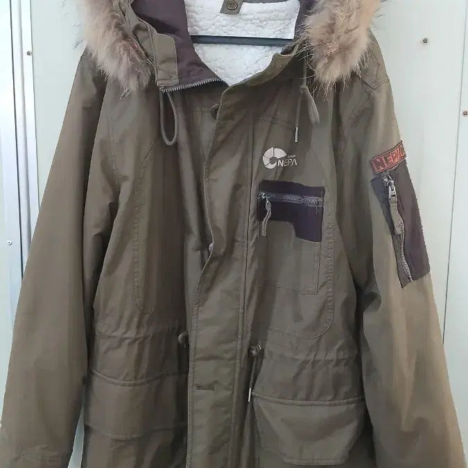 [BUNJANG] NEPA Hooded Fur Parka Jacket (Size 105) / 네파 NEPA 후드 퍼 야상 점퍼 105사이즈