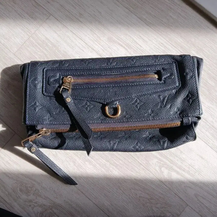 [BUNJANG] Louis Vuitton Monogram Empreinte Leather Clutch Bag / 루이비통 앙프렝뜨 클러치 백