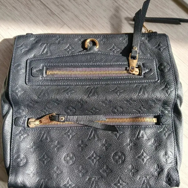 [BUNJANG] Louis Vuitton Monogram Empreinte Leather Clutch Bag / 루이비통 앙프렝뜨 클러치 백