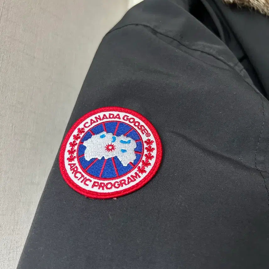 [BUNJANG] Canada Goose Black Padded Jacket / 캐나다구스 블랙 패딩 점퍼