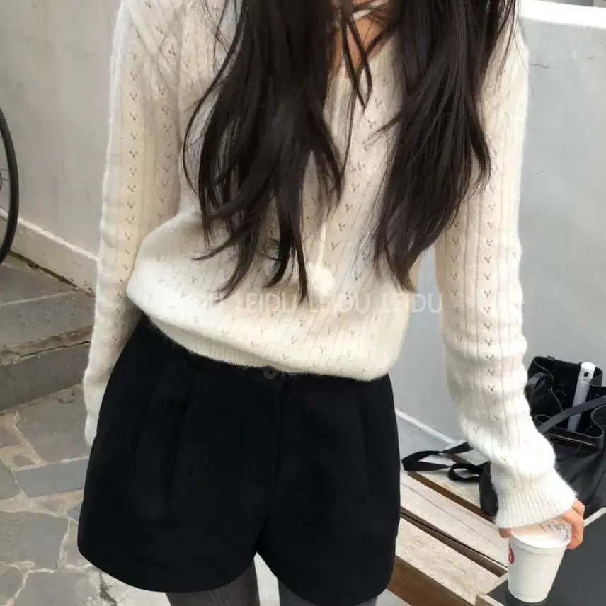 [BUNJANG] Founders Ivory V-Neck Hooded Knit / 파운더스 꼬뜨 아일렛 펀칭 폼폼 방울 알파카 브이넥 후드 후디 니트