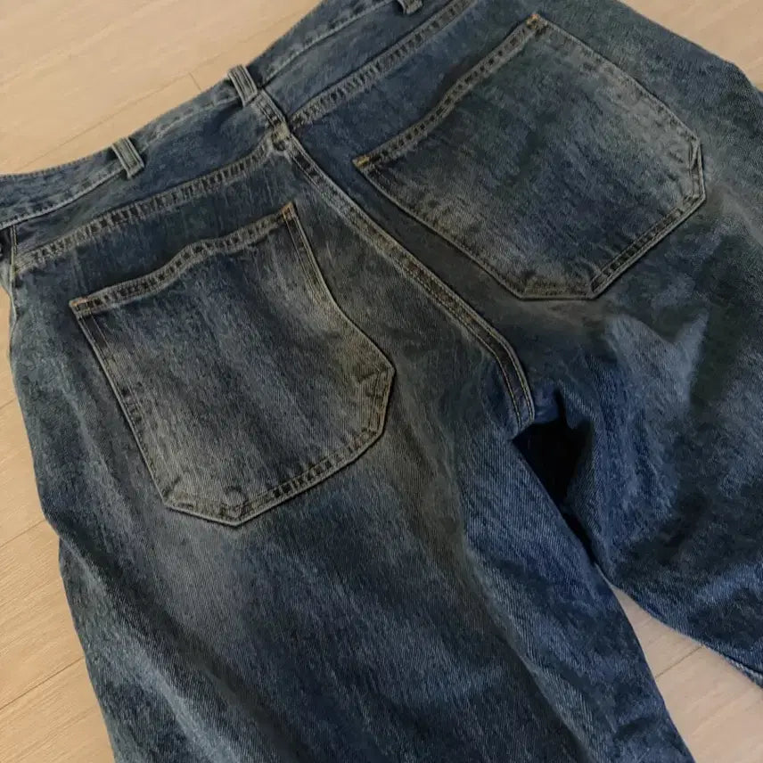 [BUNJANG] Hatching Room Wide Curved Jeans / 해칭룸 와이드 커브드진