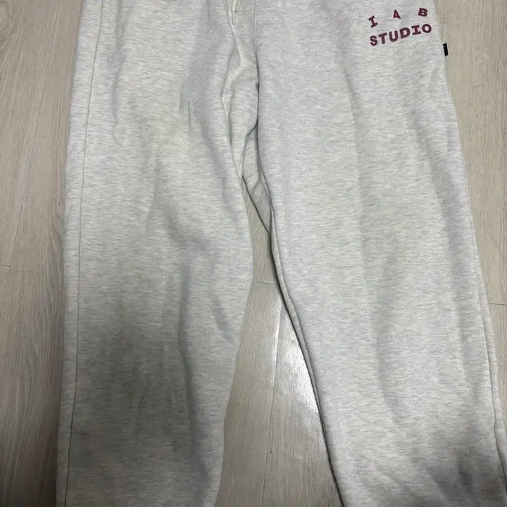 [BUNJANG] IAB Studio Sweatpants / 아이앱 스튜디오 스웨트팬츠 바지 판매합니다~