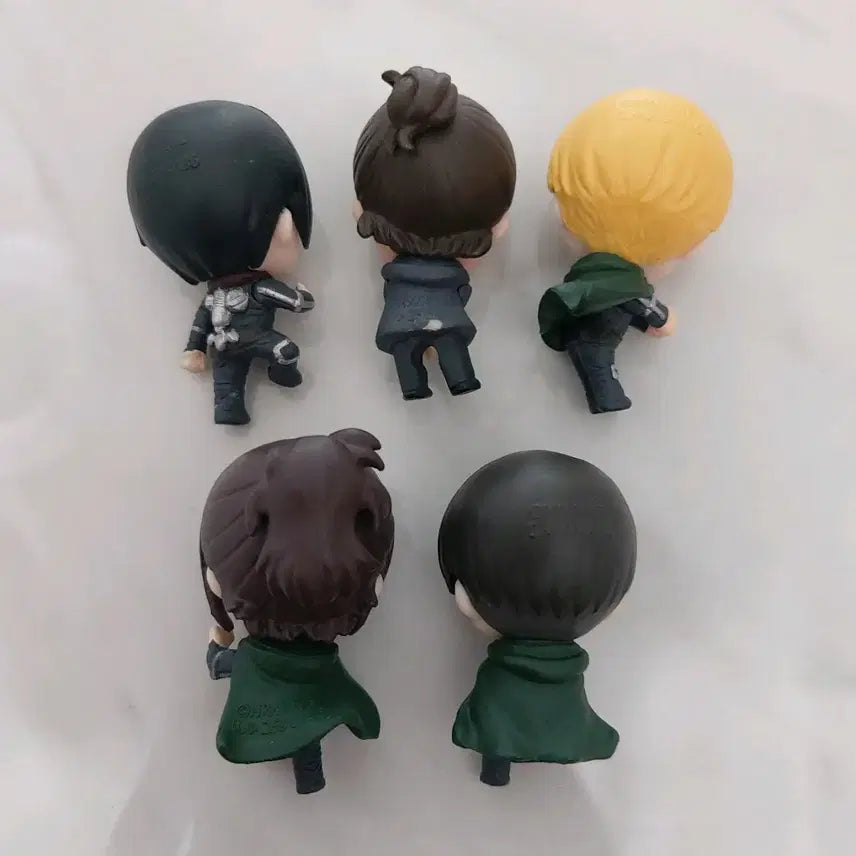 [BUNJANG] Attack on Titan Hugcot Set of 5 Figures / 진격의 거인 허그코트 5종 풀세트 리바이 한지 에렌 미카사 아르민