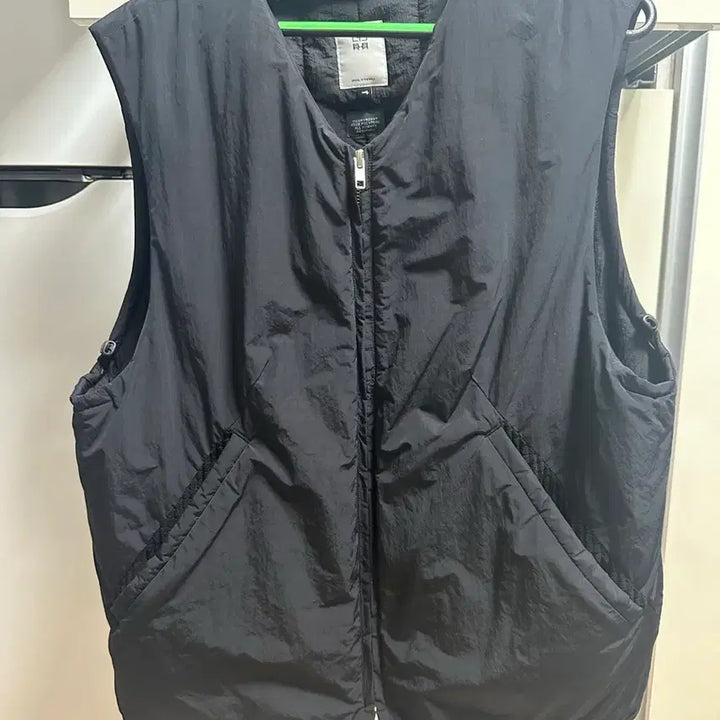 [BUNJANG] Polilteru Padded Vest Black Ink 4 / 폴리테루 베스트 블랙잉크 4