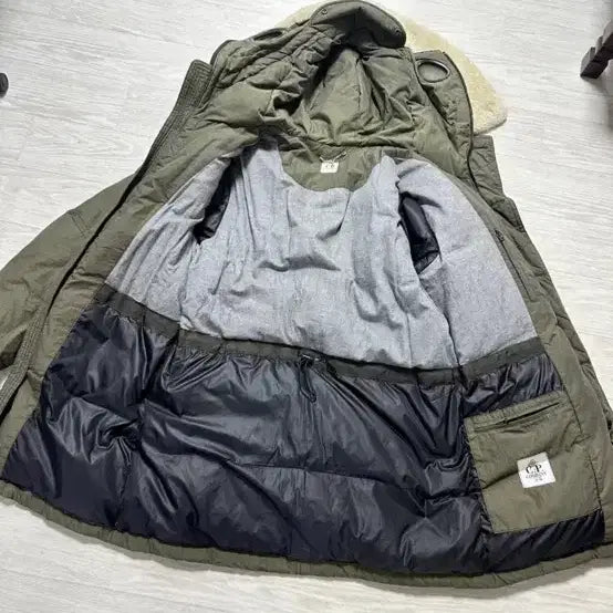 [BUNJANG] CP Company Padded Jacket 95 / 정품 Cp컴퍼니 패딩 95. 가단55 길이80