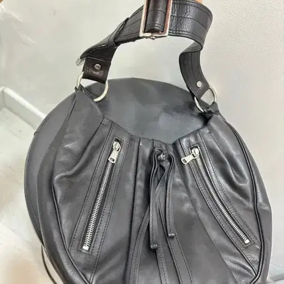 [SOLD OUT] 정품 입생로랑 가방 숄더백 가로26