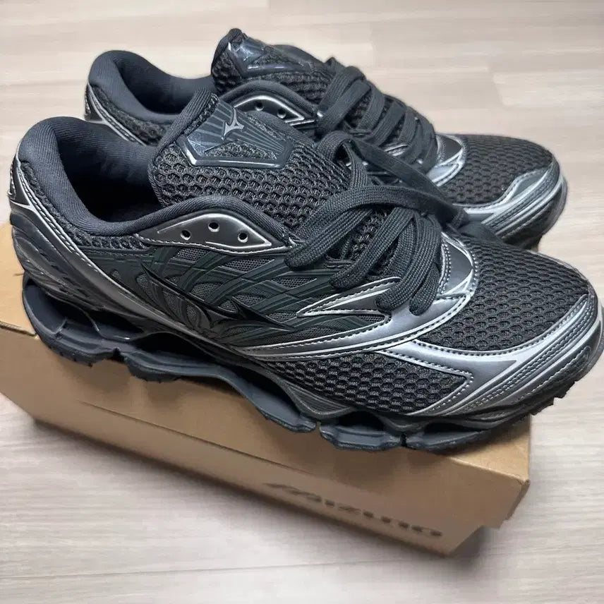 [BUNJANG] Mizuno Prophecy LS Black Metallic Gray 275 Sneakers / 미즈노 프로페시 LS 블랙 매탈릭 그래이275