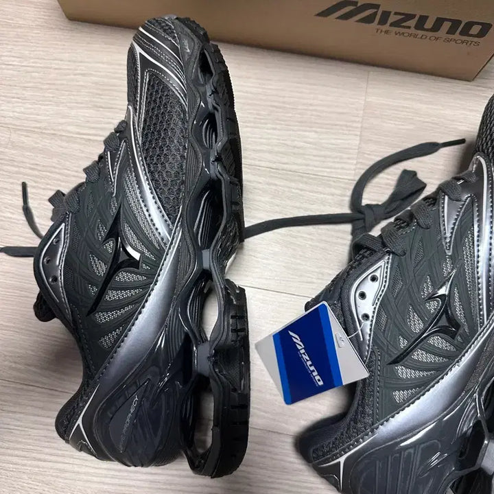 [BUNJANG] Mizuno Prophecy LS Black Metallic Gray 275 Sneakers / 미즈노 프로페시 LS 블랙 매탈릭 그래이275