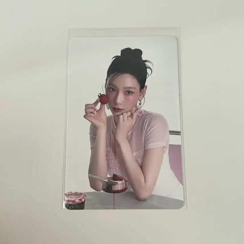 [BUNJANG] Girls' Generation Taeyeon 2025 Season's Greetings Photocard / 소녀시대 2025 시그 태연 포카 양도