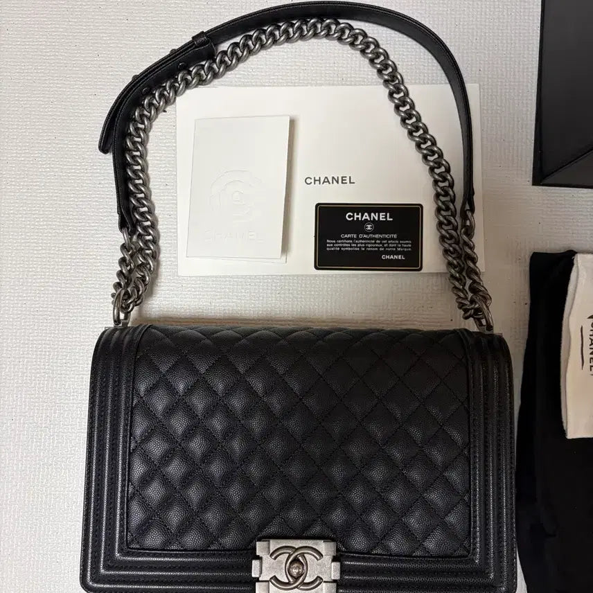 [BUNJANG] Chanel Boy Large Flap Bag Caviar / 샤넬 보이 라지 플랩백 캐비어