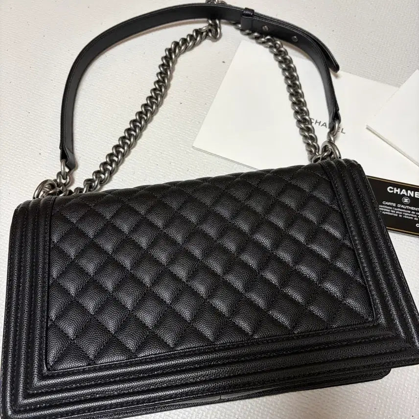 [BUNJANG] Chanel Boy Large Flap Bag Caviar / 샤넬 보이 라지 플랩백 캐비어