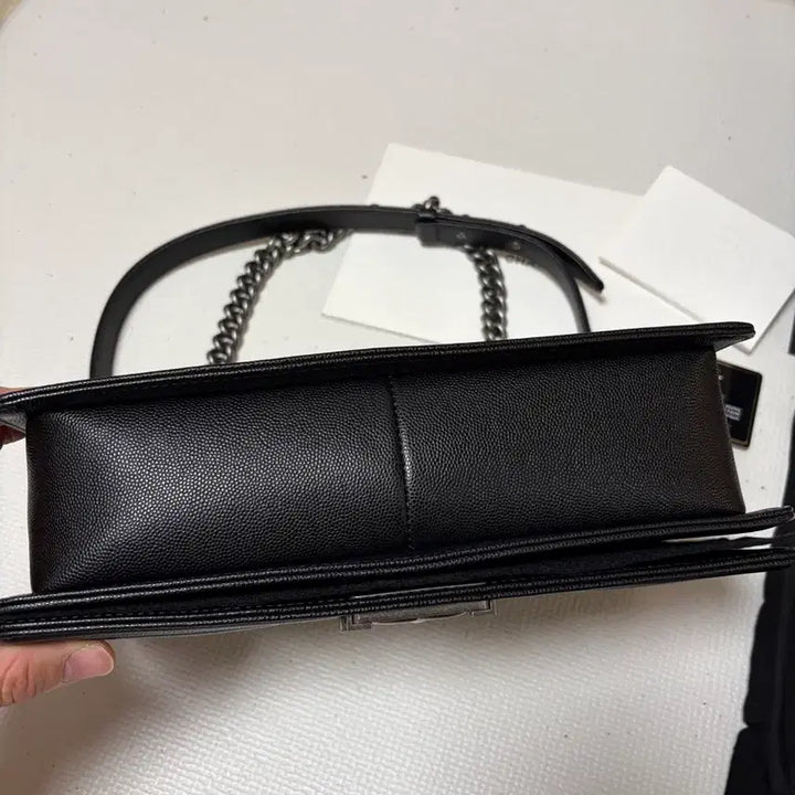 [BUNJANG] Chanel Boy Large Flap Bag Caviar / 샤넬 보이 라지 플랩백 캐비어