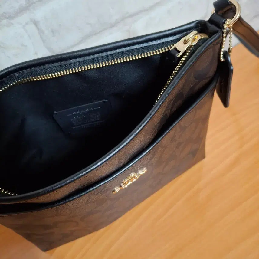 [BUNJANG] Coach Crossbody Bag / 코치크로스백