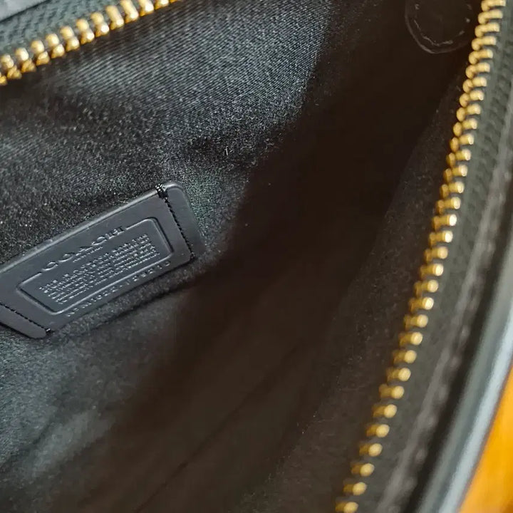 [BUNJANG] Coach Crossbody Bag / 코치크로스백