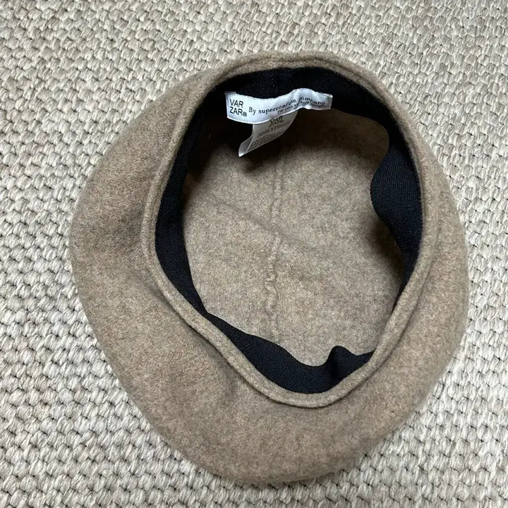 [BUNJANG] Vazal Studio Wool Beret Beige / 바잘 스터드 로고 울 베레모 베이지