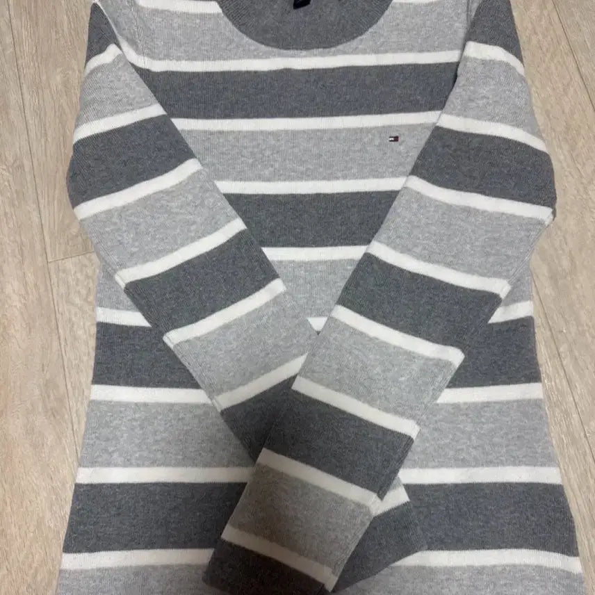 [BUNJANG] Tommy Hilfiger Striped Mock Neck Knit Sweater / 타미힐피거 스트라이프 모크넥니트