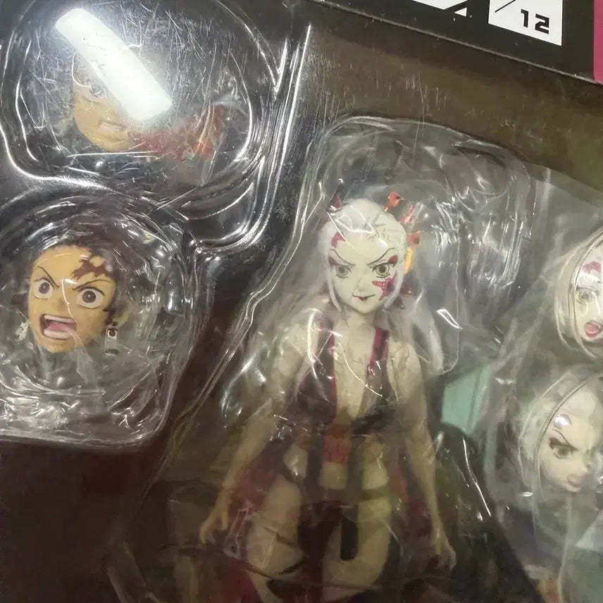 [BUNJANG] Demon Slayer Daki Buzzmod Figure (Sealed) / 귀멸의칼날 버즈모드 다키 buzzmod 미개봉 새상품