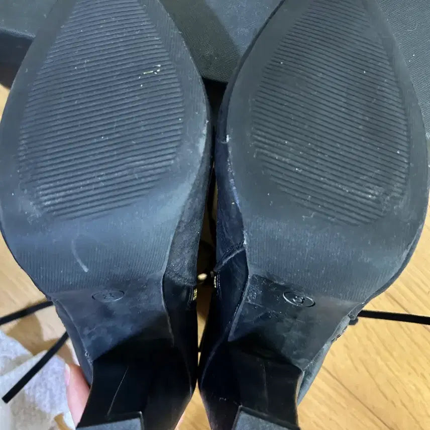 [BUNJANG] MosiMo Ankle Boots (Size 235-240) New / 모시모 앵클 부츠 (235-240사이즈) 새상품