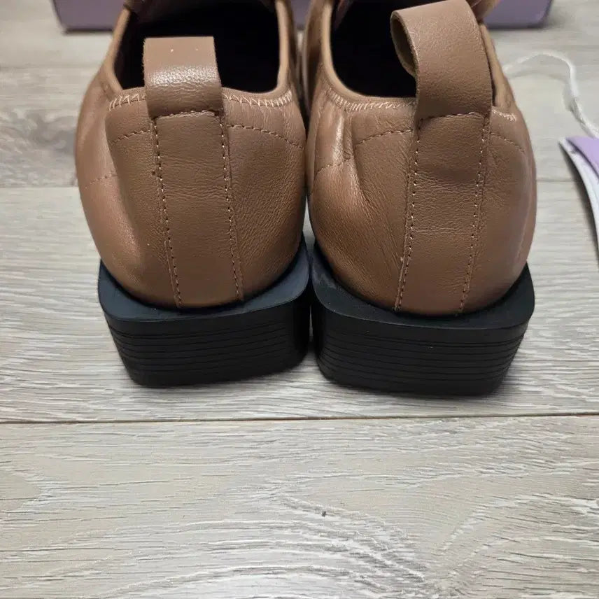 [BUNJANG] Cacharel 22FW Leather Loafers (245) / (새상품) 까사렐 22FW 양가죽 로퍼 (245)