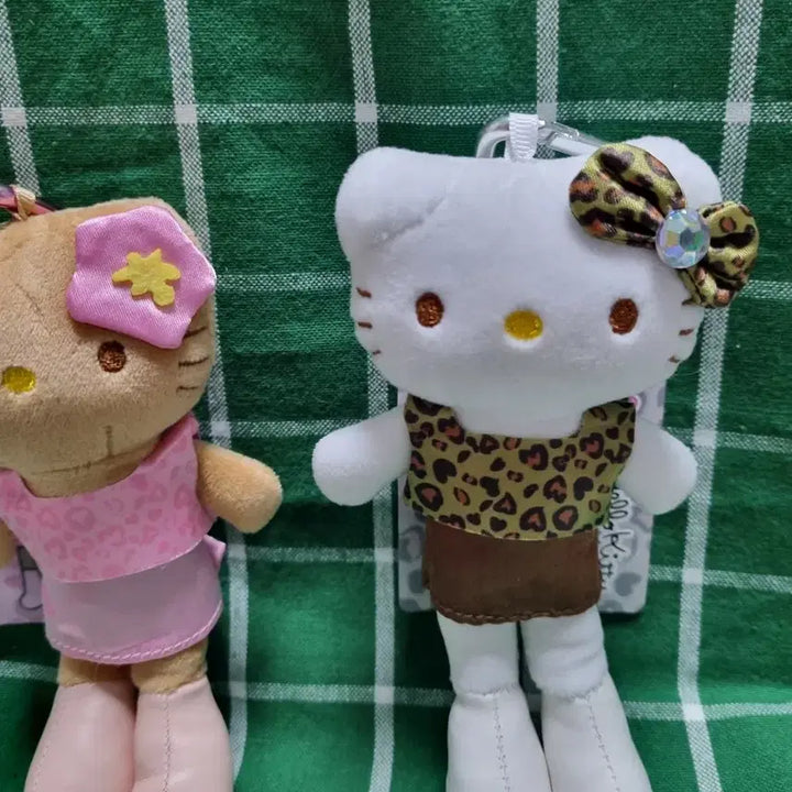[BUNJANG] Hello Kitty Leopard Print Long Legs Doll Keyring Bundle Set / 2개 일괄 호피 롱다리키티  인형키링